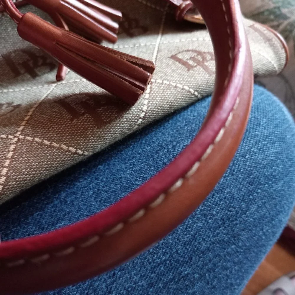 Dooney & Bourke this dooney